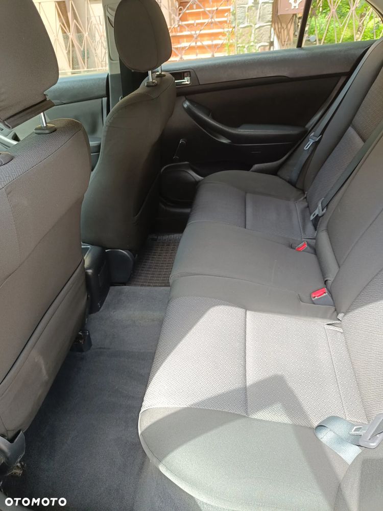 Toyota Avensis 1.8 VVT-i - 7