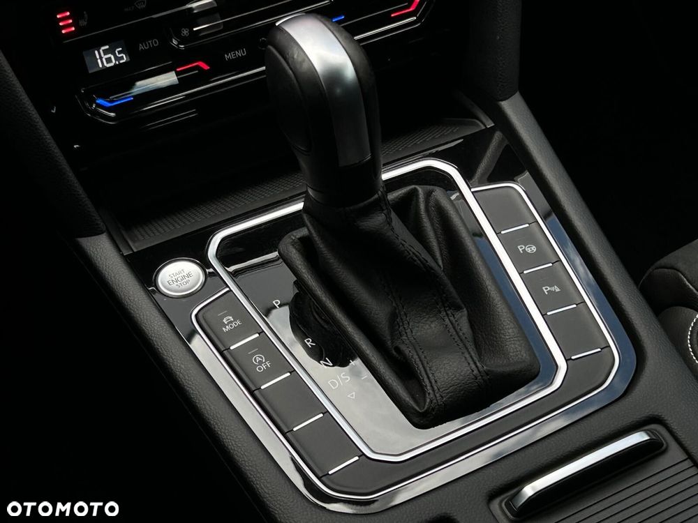 Volkswagen Passat 1.5 TSI EVO Elegance DSG - 26