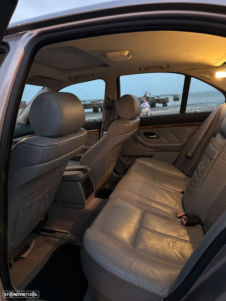 BMW 520 i - 9