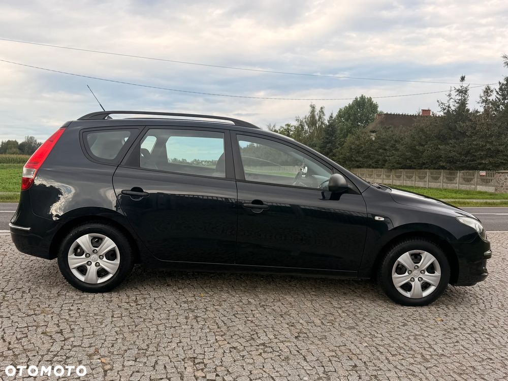 Hyundai i30 1.4 Base - 24