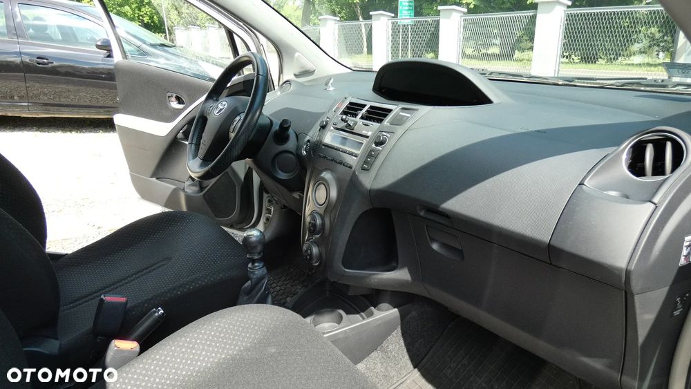 Toyota Yaris 1.33 2010 - 15