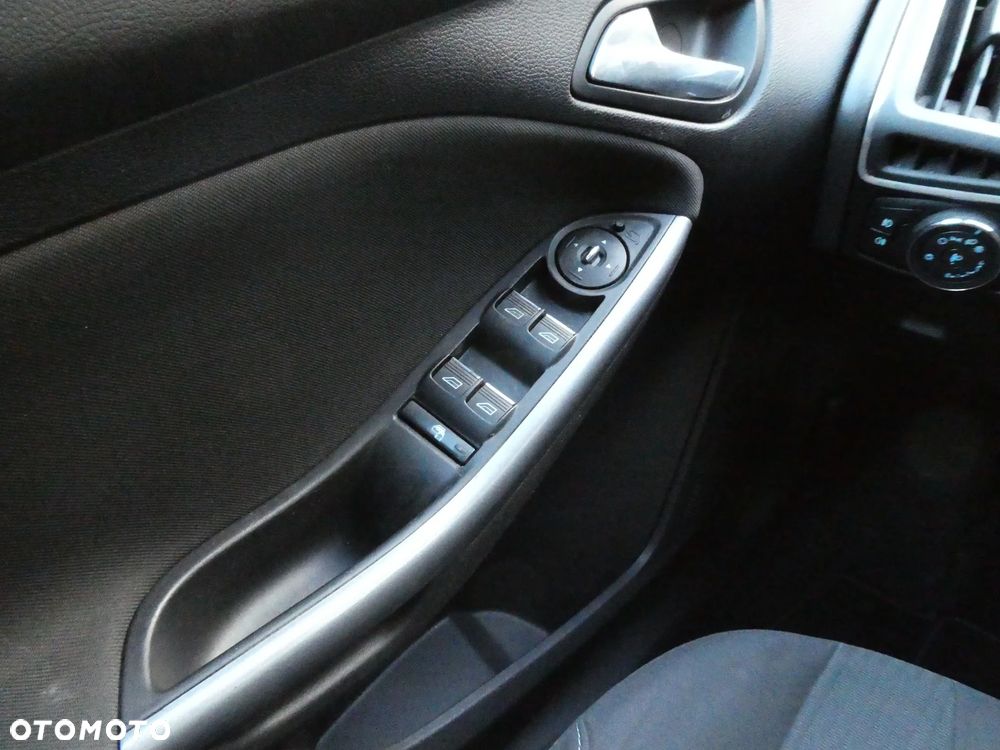 Ford Focus 1.6 EcoBoost Start-Stopp-System Titanium - 14