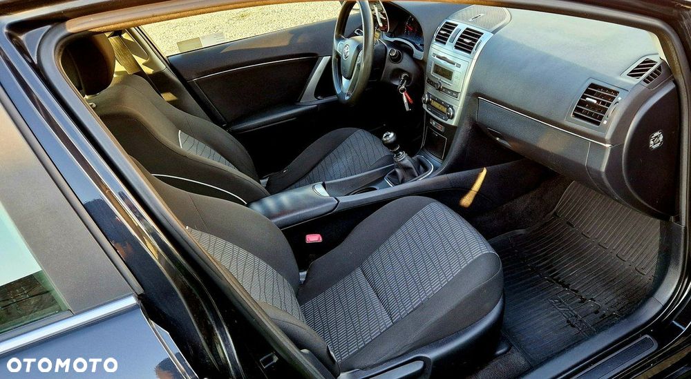 Toyota Avensis 2.0 D-4D Sol - 8