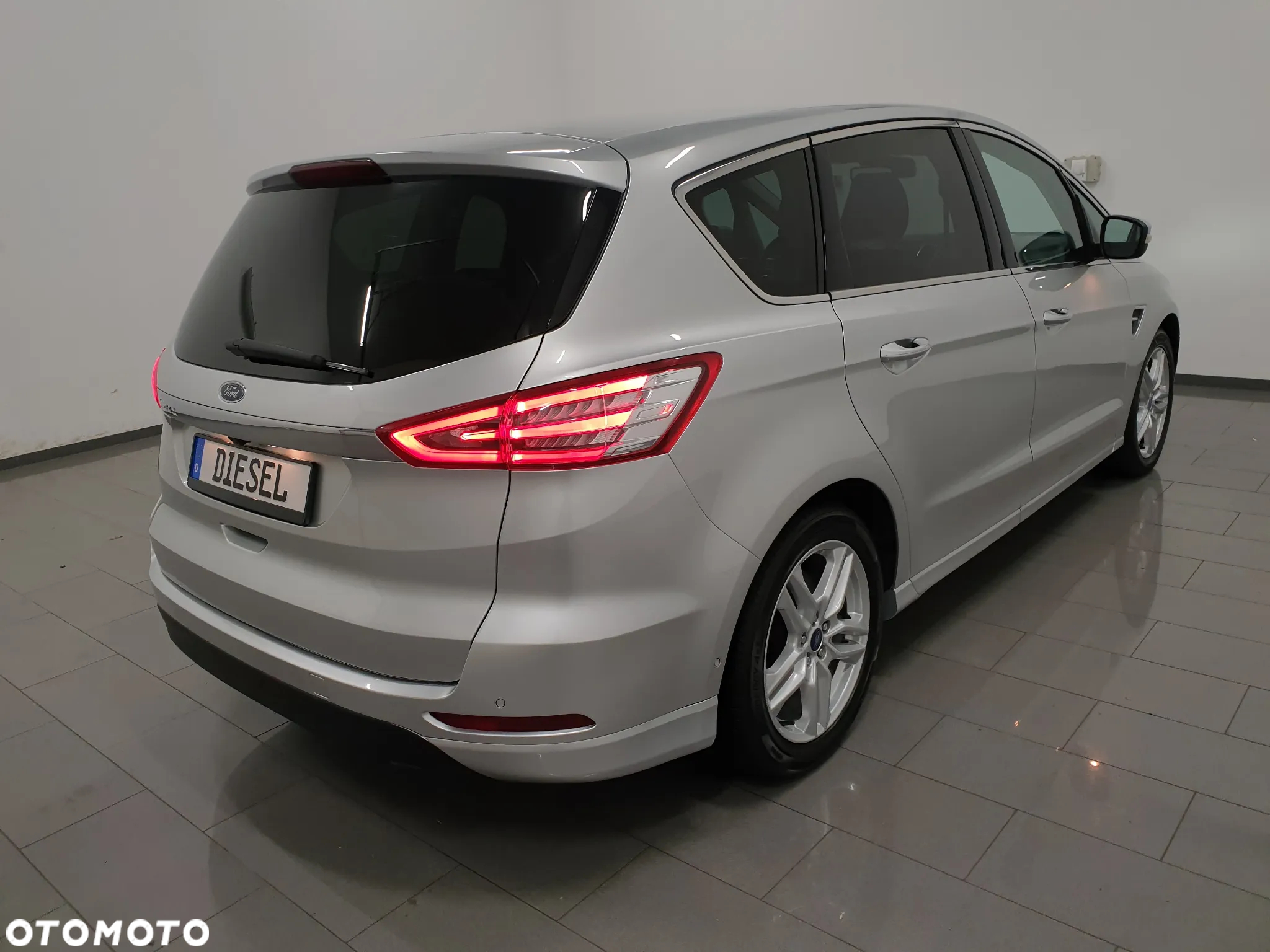 Ford S-Max 2.0 TDCi Titanium PowerShift - 6