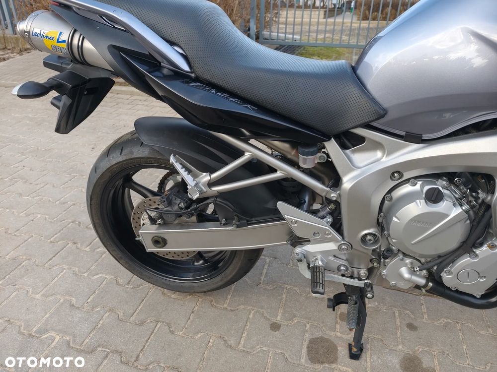 Yamaha FZ6 - 12