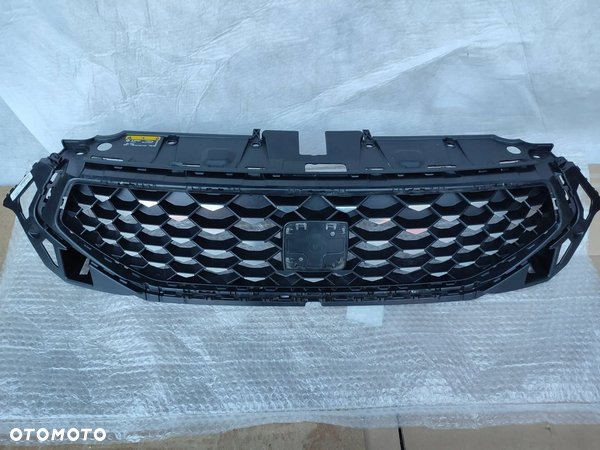 GRILL ATRAPA CHŁODNICY Seat Ateca 2019 575853654N