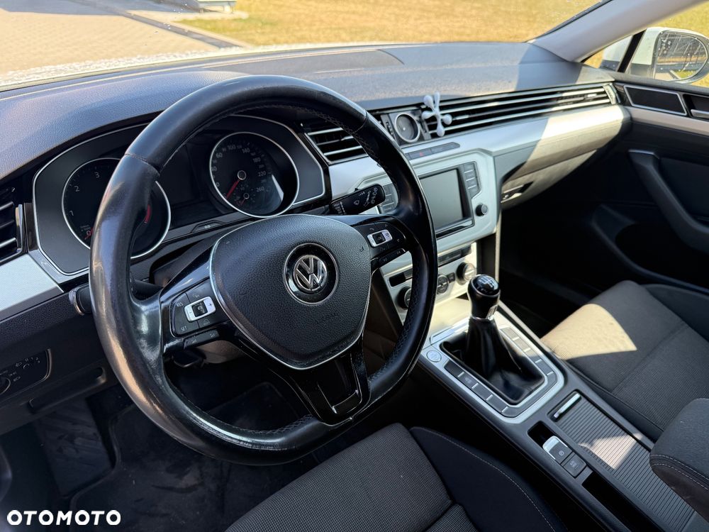 Volkswagen Passat Variant 1.6 TDI BMT Comfortline - 21