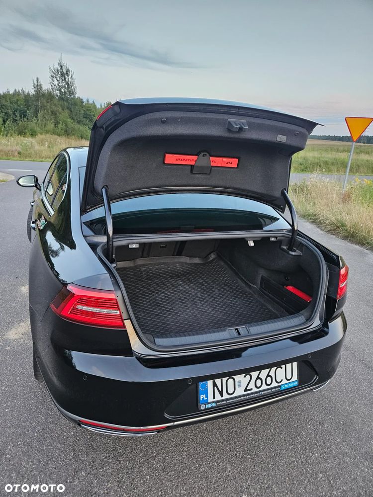 Volkswagen Passat - 13