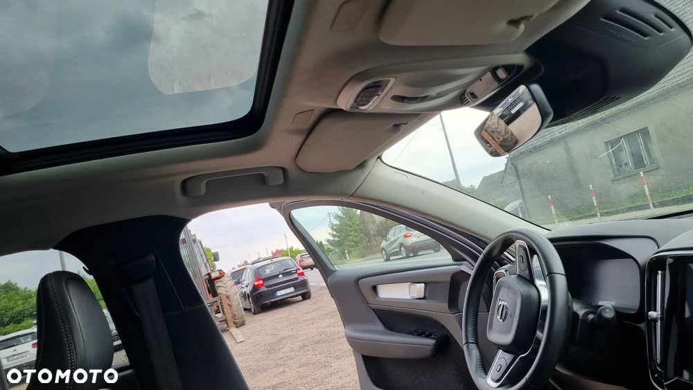 Volvo XC 40 T3 Geartronic Momentum Pro - 30
