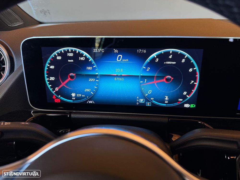 Mercedes-Benz GLA 200 7G-DCT Progressive - 16