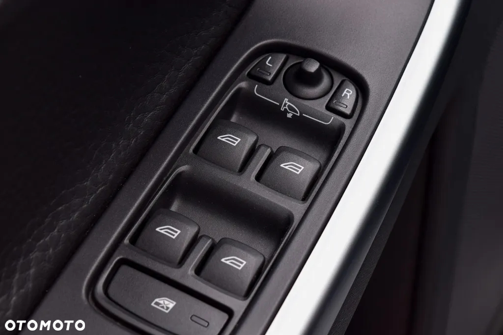 Volvo XC 60 2.4D AWD Momentum - 16
