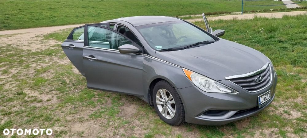 Hyundai Sonata - 2