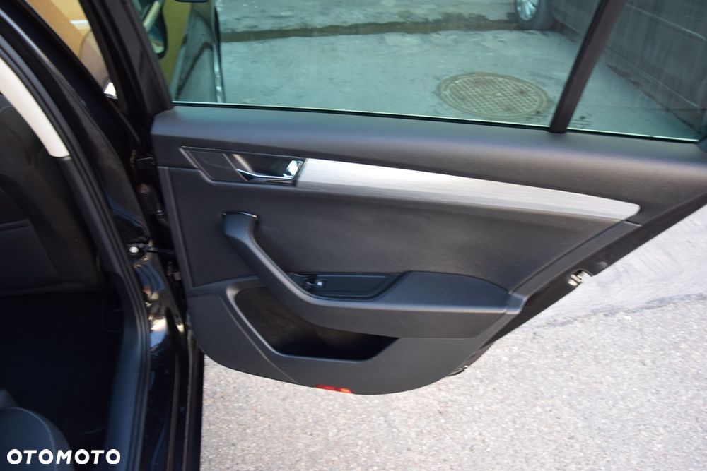 Skoda Superb 2.0 TDI Sportline DSG7 - 31