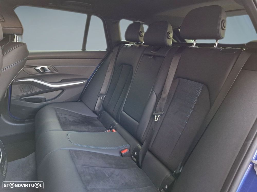 BMW 320 d Touring Pack Desportivo M Auto - 16