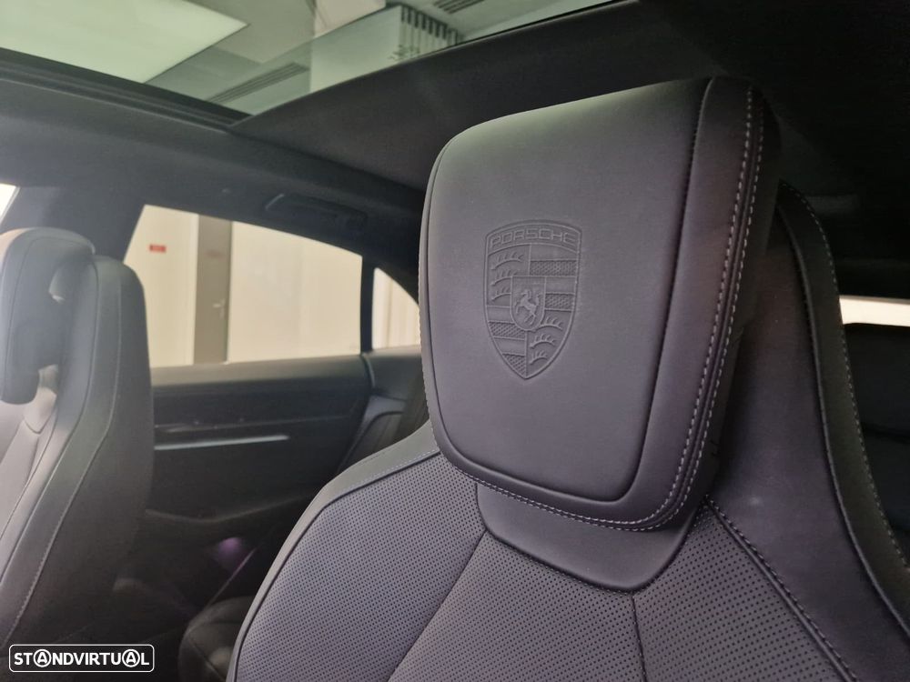 Porsche Macan Electric 4 - 17