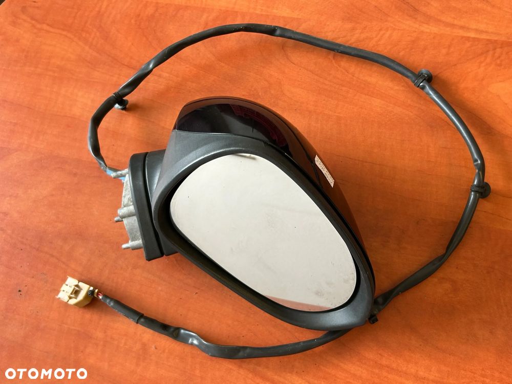 SEAT EXEO 09-13r LUSTERKO PRAWE 5 PINÓW - 1