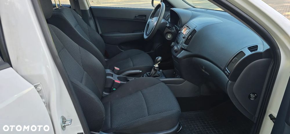 Hyundai i30 1.4 Classic + - 11