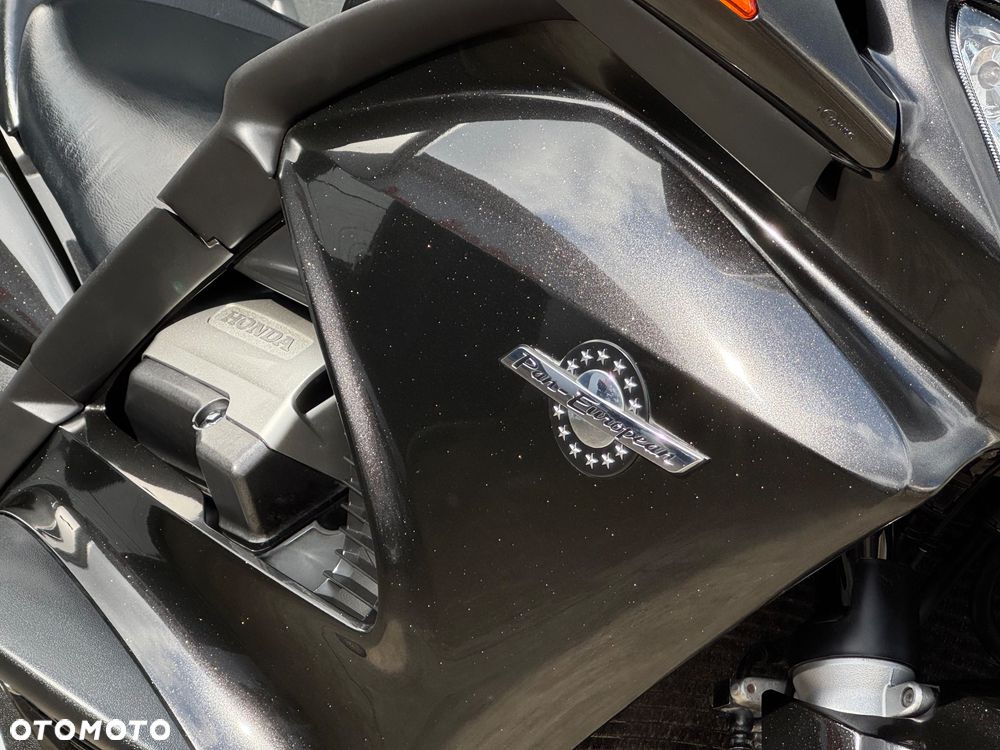 Honda ST - 12