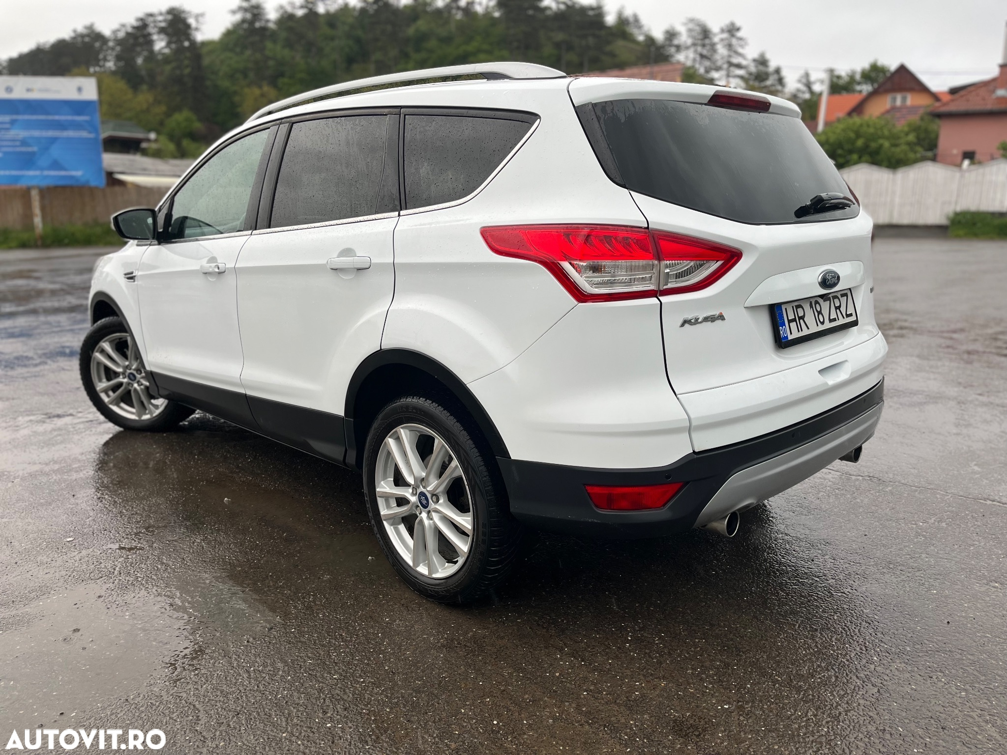 Ford Kuga - 9