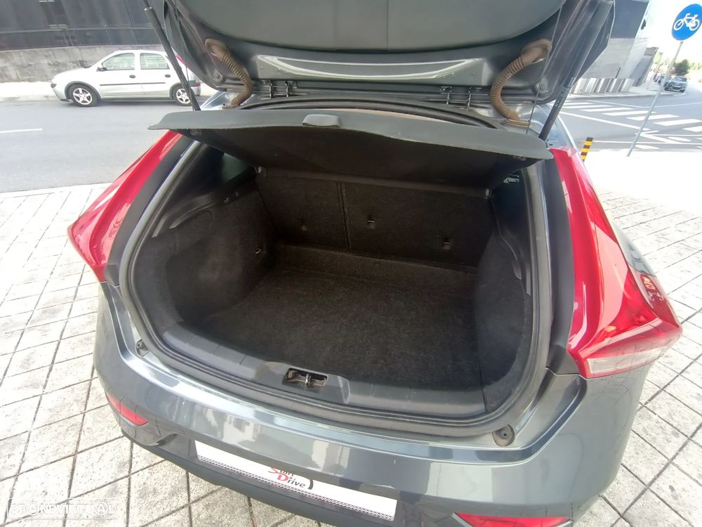 Volvo V40 1.6 D2 Eco Momentum - 22