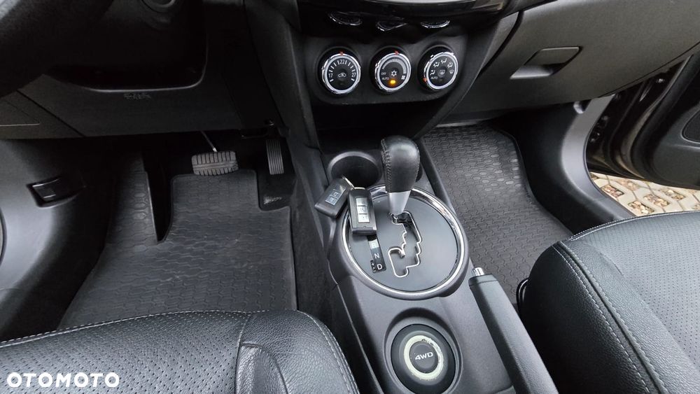 Mitsubishi ASX 2.2 DI-D 4WD Automatik Diamant Edition+ - 19