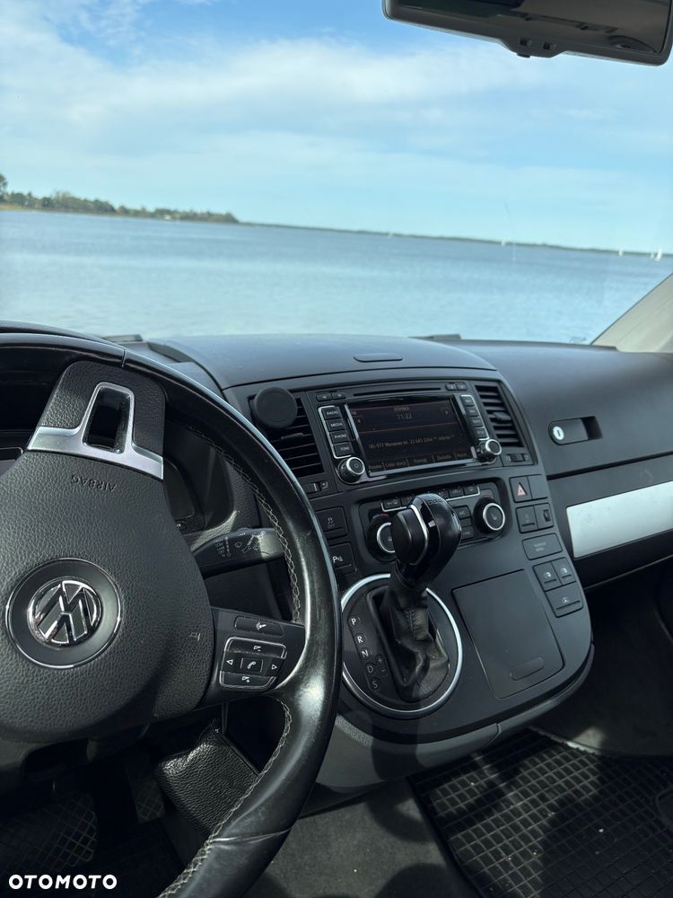 Volkswagen Multivan - 10