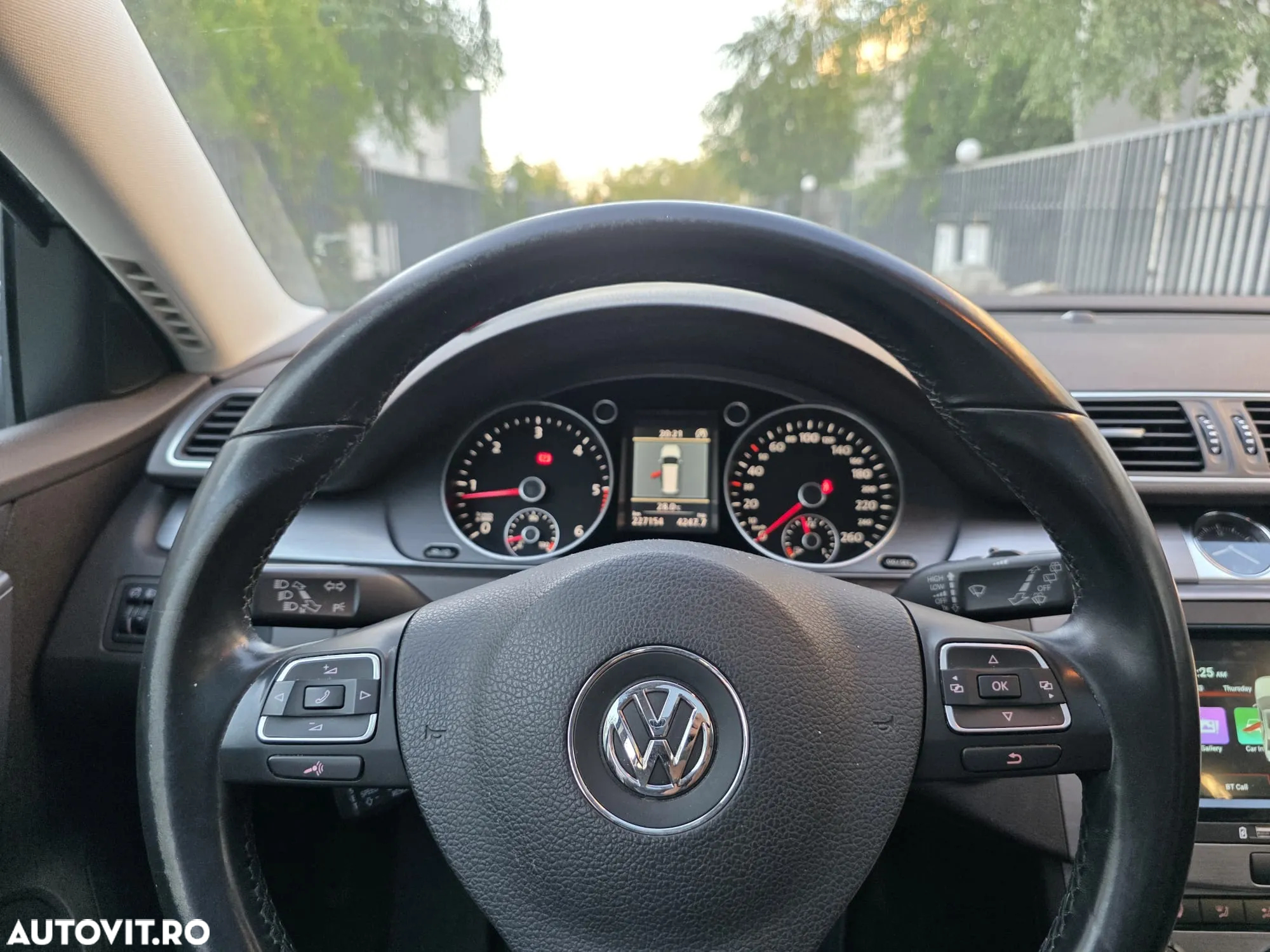 Volkswagen Passat Variant 1.6 TDI BlueMotion Technology Highline - 12