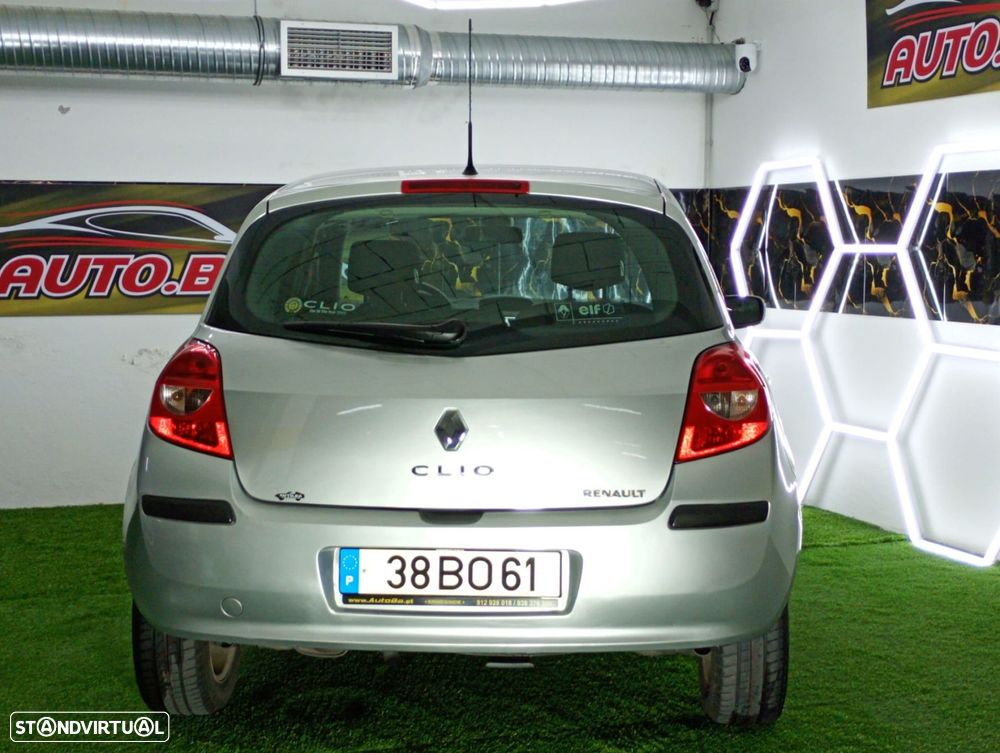 Renault Clio 1.2 16V Dynamique - 28