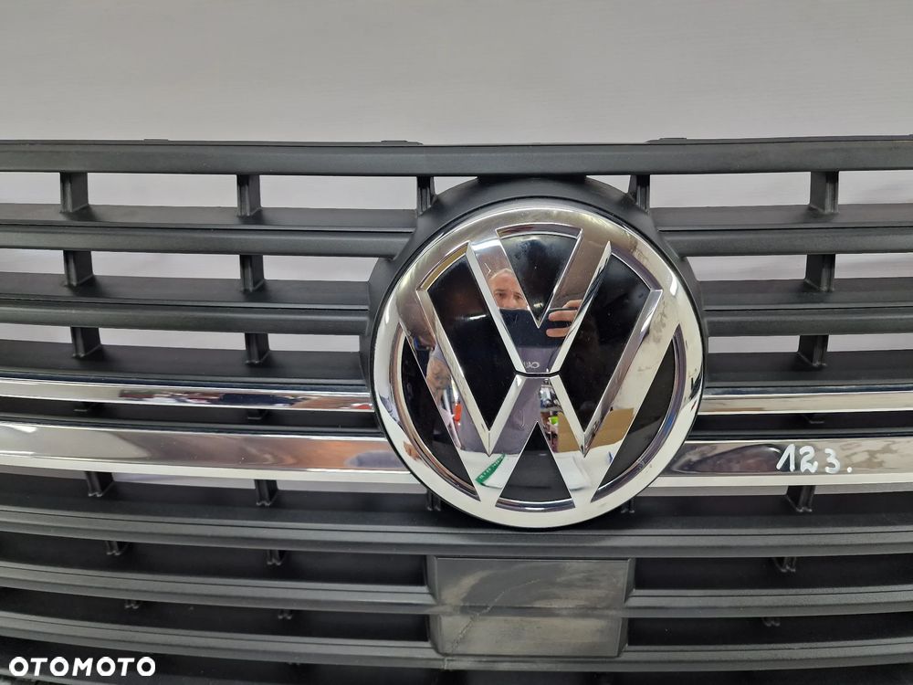 VW T6 LIFT T6.1 7LA 19- 4 MOTION ATRAPA / GRILL PRZEDNI PRZÓD , NR 7LA853651C / 7LA853653J , NR AUKCJI GR123 - 4