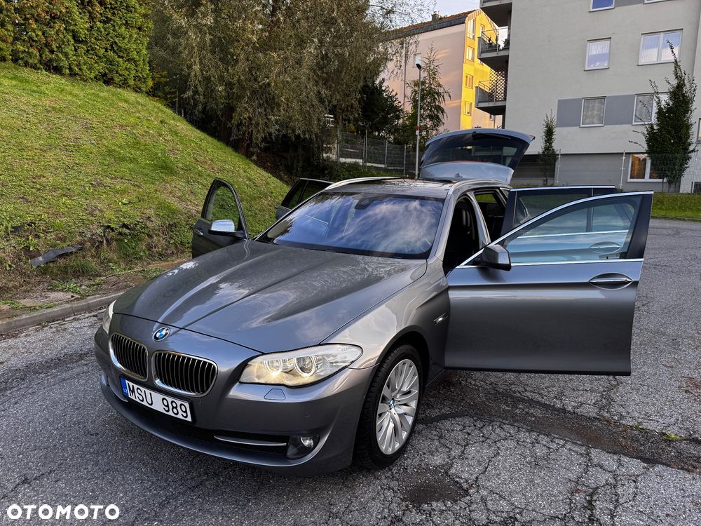 BMW Seria 5 530d xDrive Luxury Line - 9