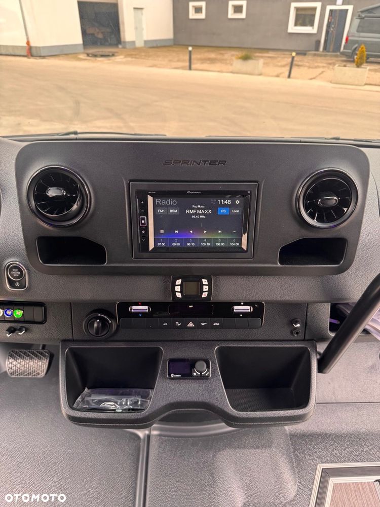 Mercedes-Benz Sprinter - 17