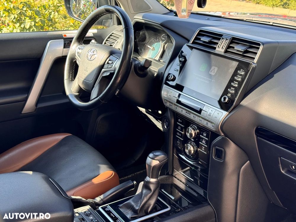 Toyota Land Cruiser 2.8l D-4D 204 CP A/T Luxury Black Matte Edition - 24