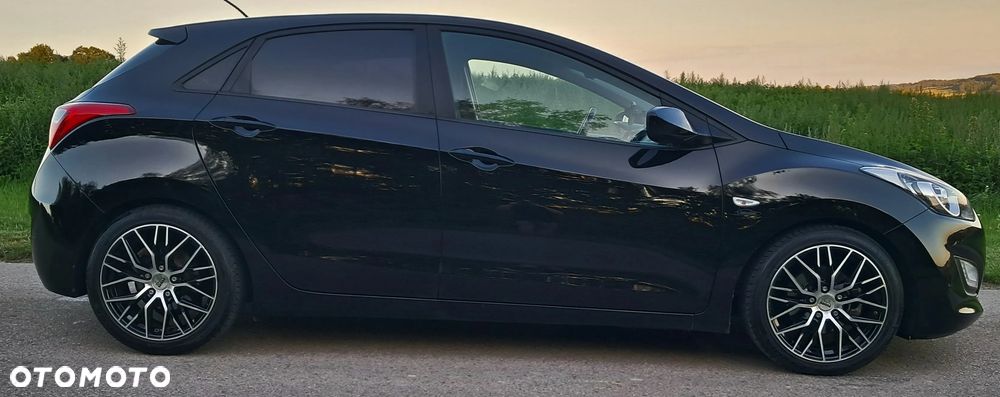 Hyundai i30 1.4 Trend - 12