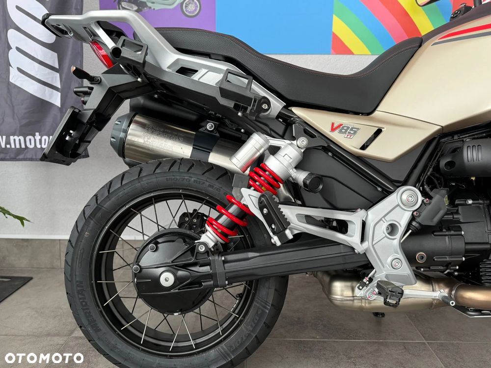 Moto Guzzi V85 - 3