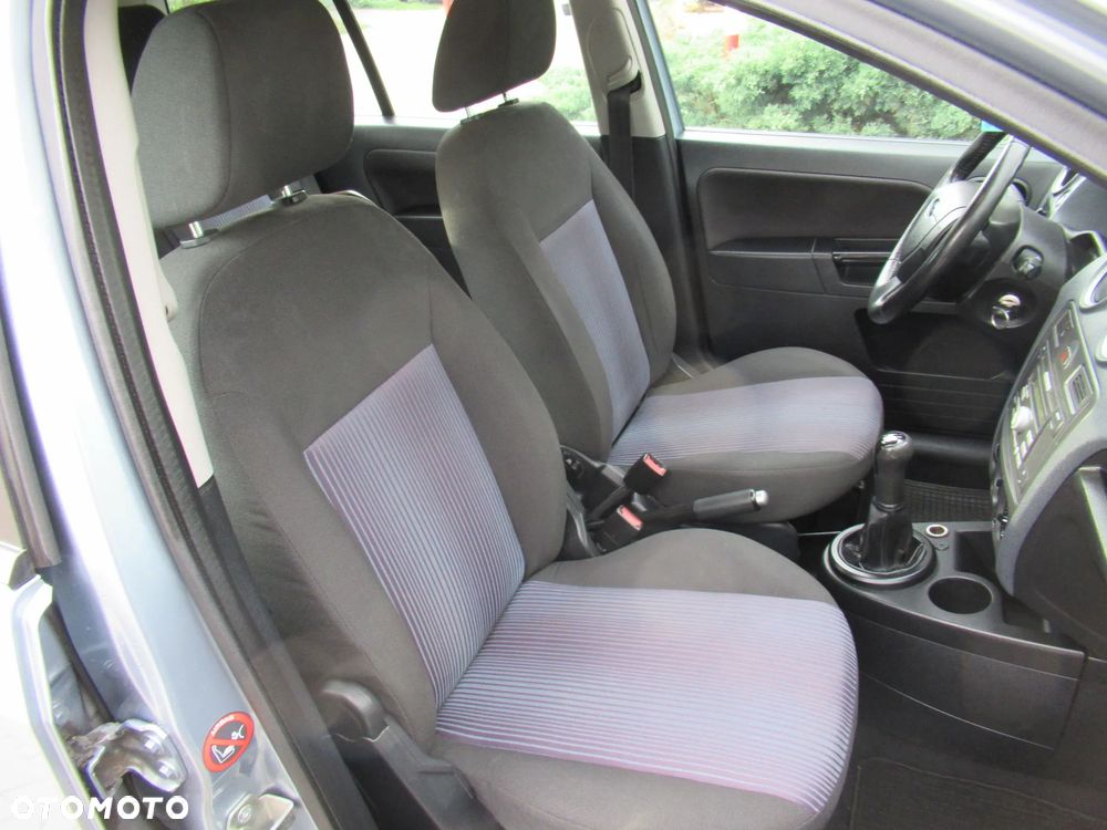 Ford Fusion 1.4 + - 25