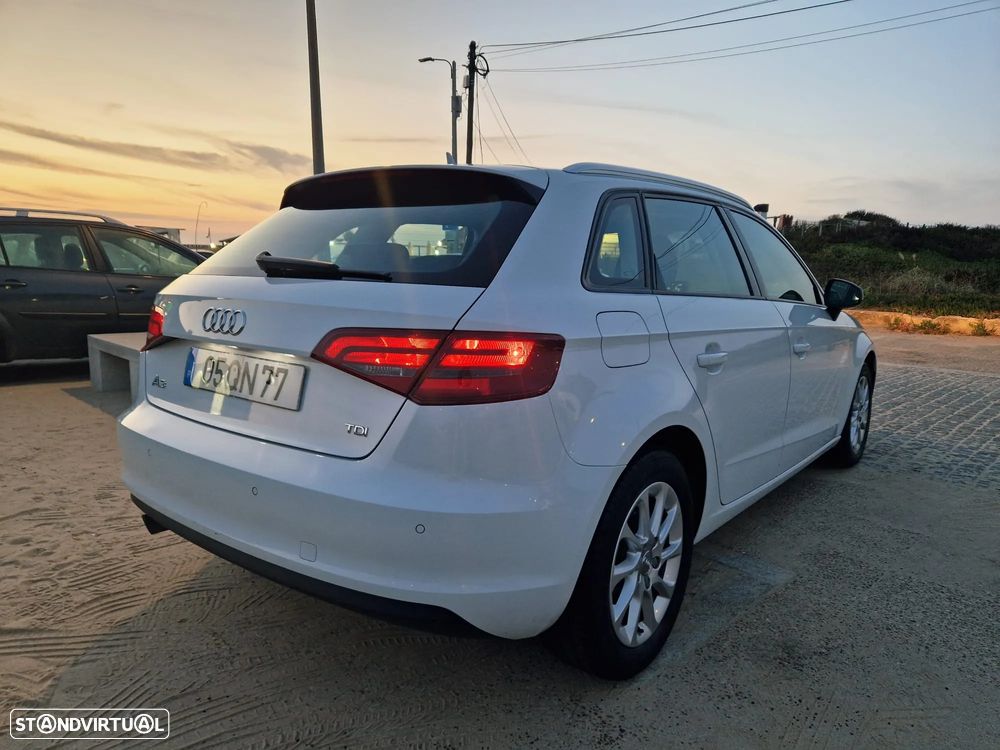 Audi A3 Sportback 1.6 TDI Attraction - 4