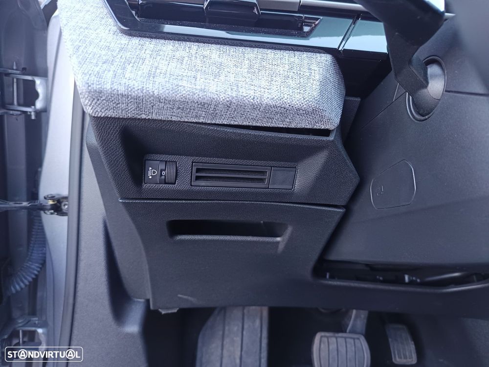 Peugeot E-3008 73 kWh Allure - 33
