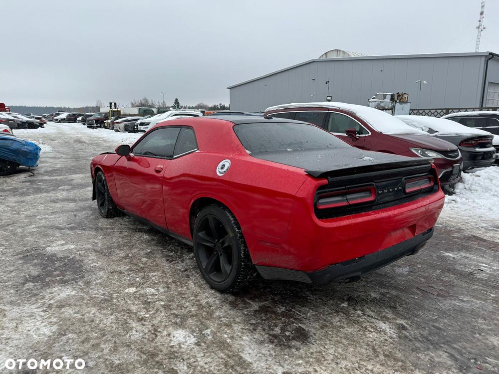 Dodge Challenger - 1