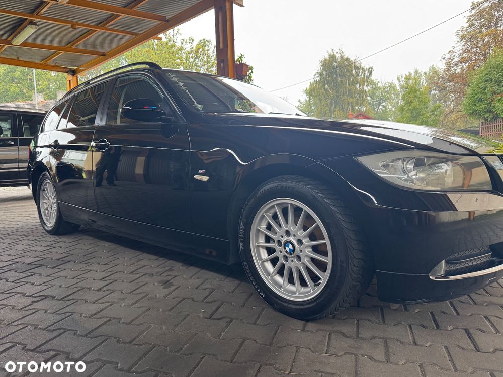 BMW Seria 3 318i - 5