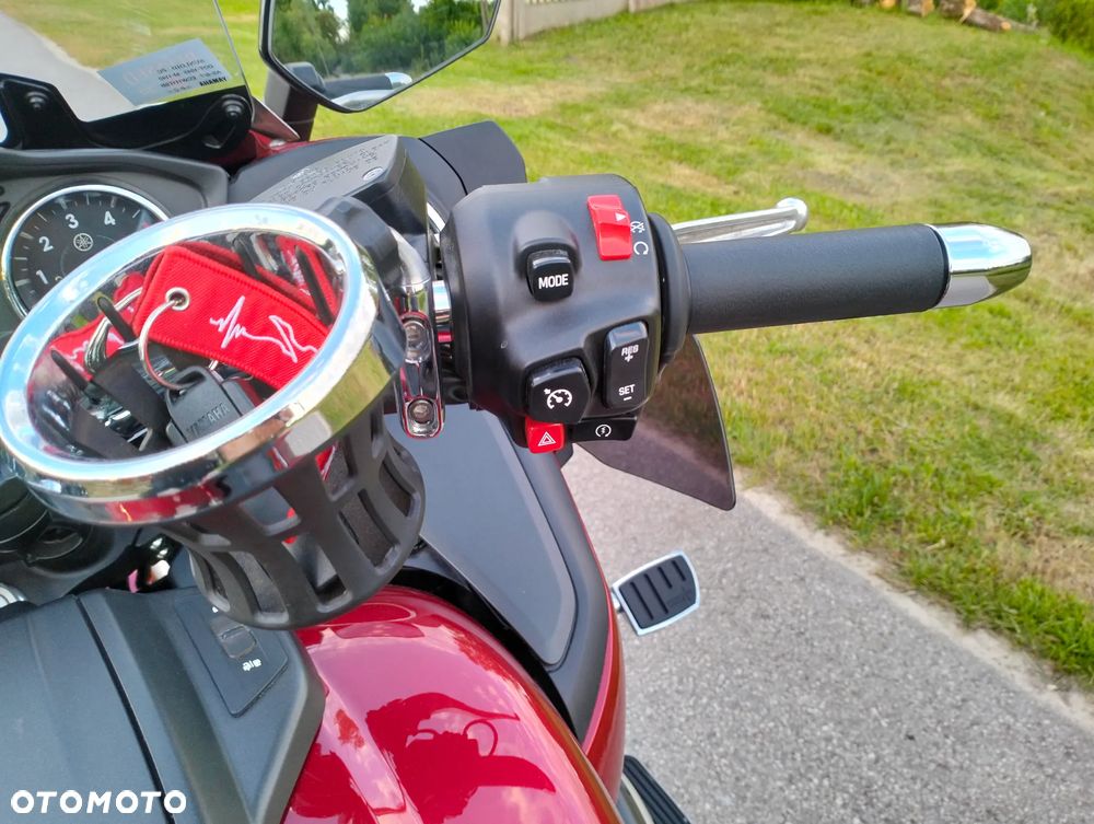 Yamaha Venture - 24