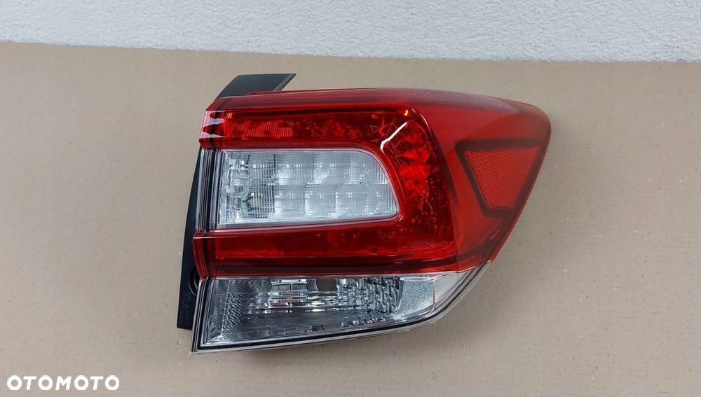Lampa tylna prawa Subaru XV 84201-FL041 Oryginał - 3