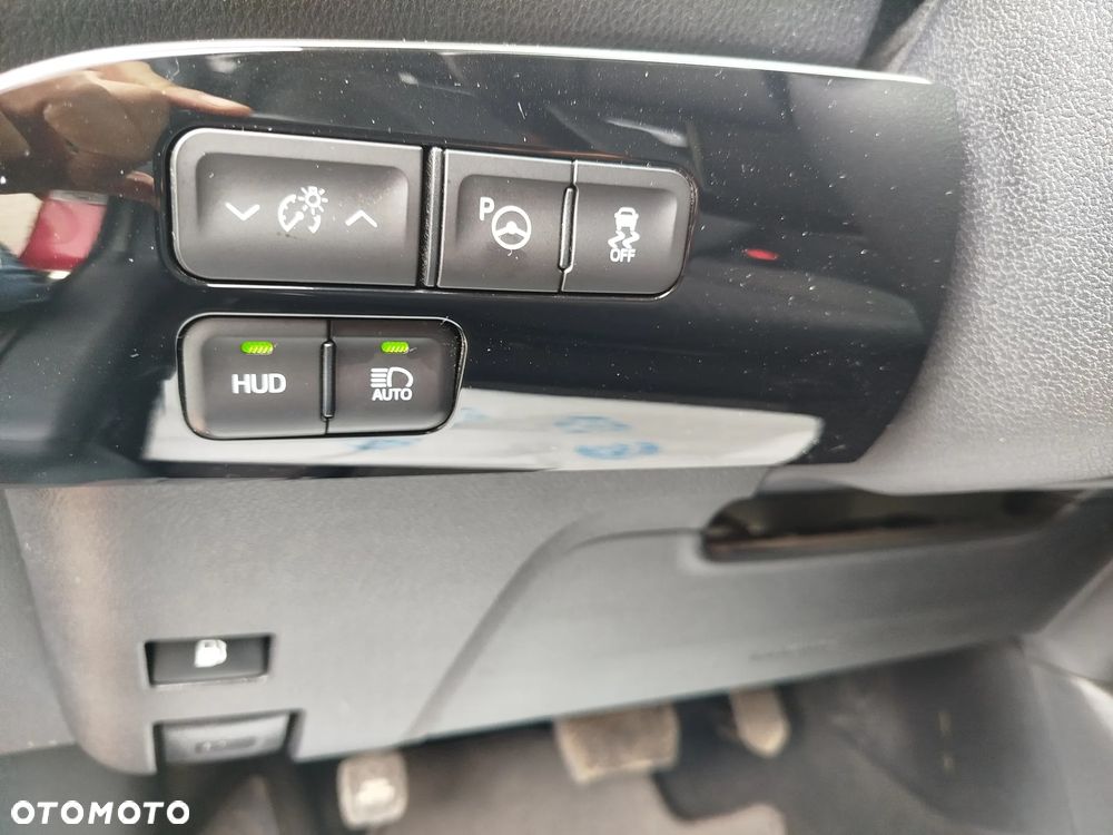 Toyota Prius Hybrid - 23