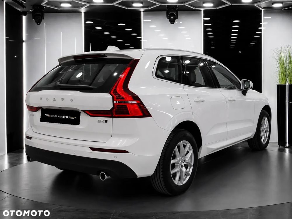 Volvo XC 60 B4 D AWD Momentum Pro - 5