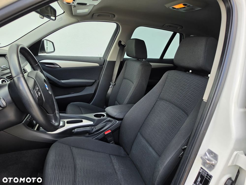 BMW X1 xDrive18d - 11