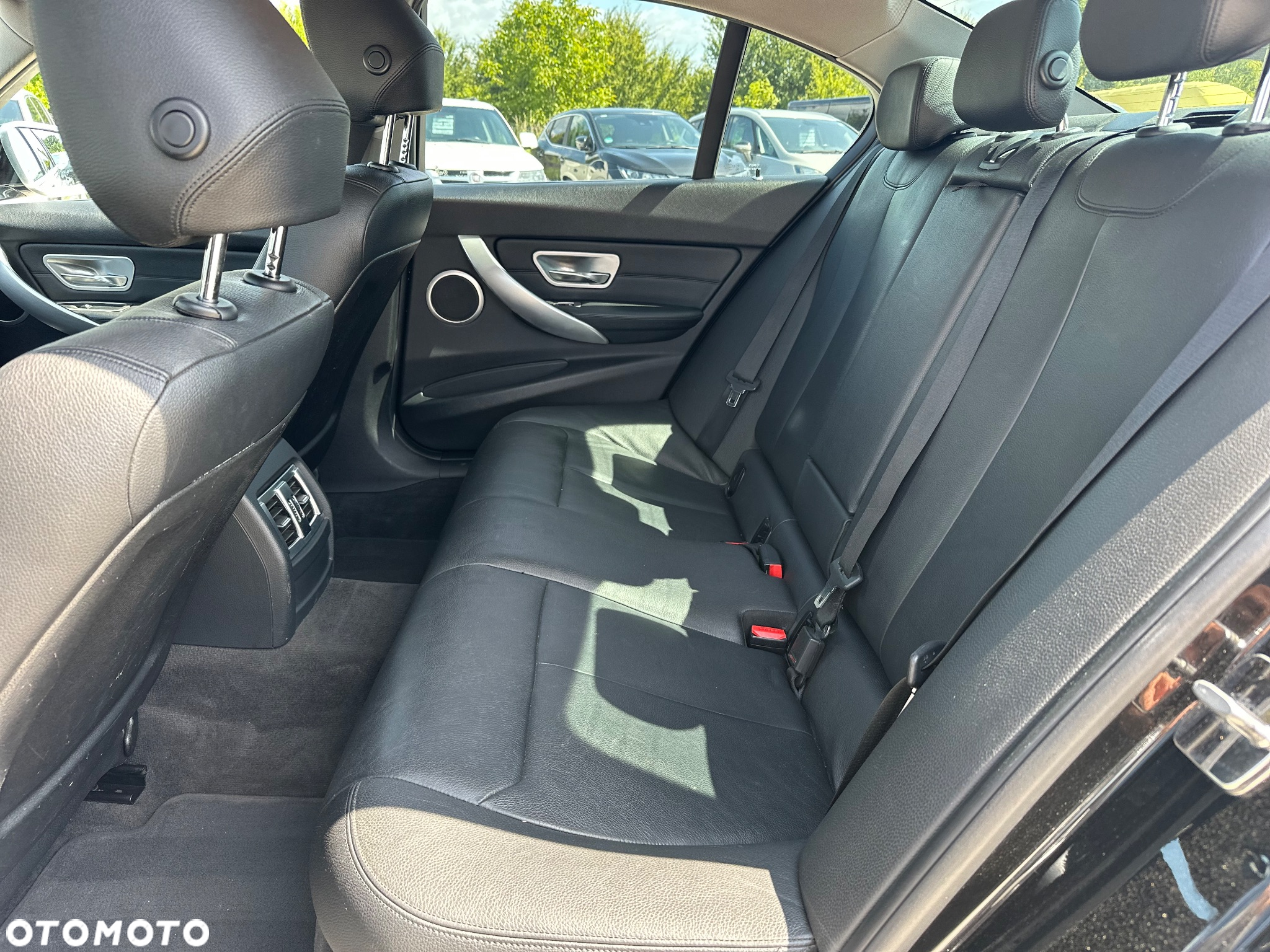 BMW Seria 3 318d - 20