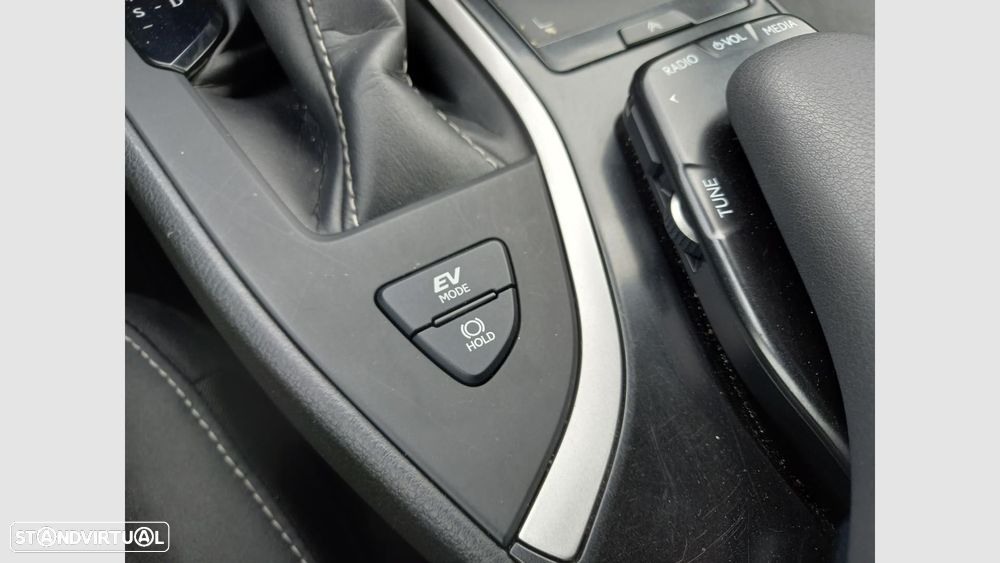 Lexus UX 250h - 20
