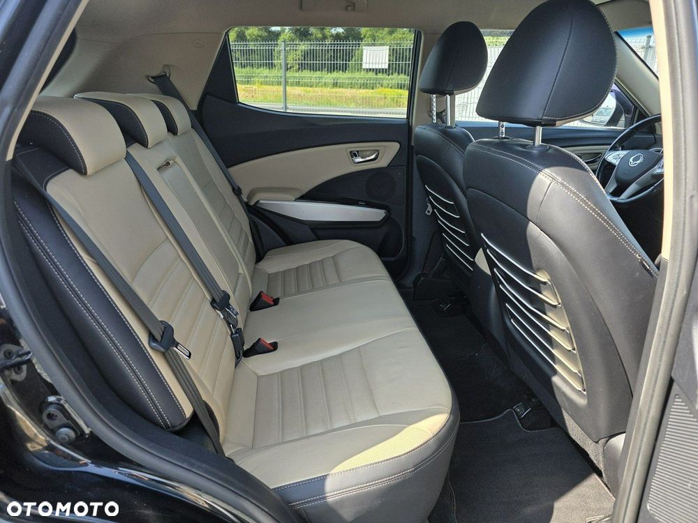 SsangYong/KGM Tivoli 1.6 D Crystal Base - 15