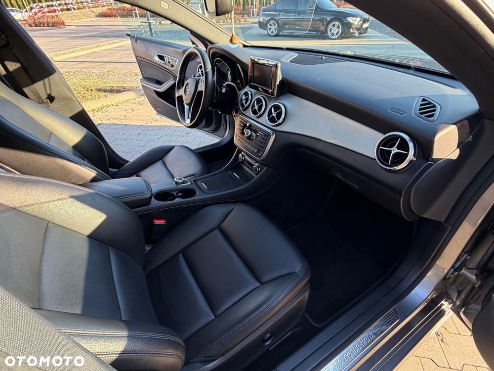 Mercedes-Benz CLA 250 4Matic 7G-DCT Sport - 16