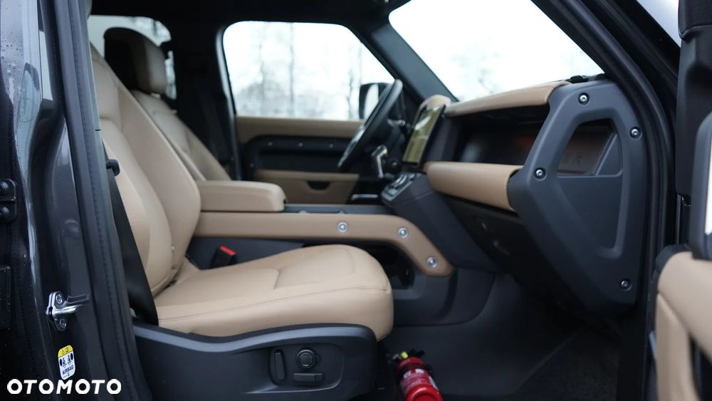 Land Rover Defender 3.0 D350 mHEV X-Dynamic HSE - 18