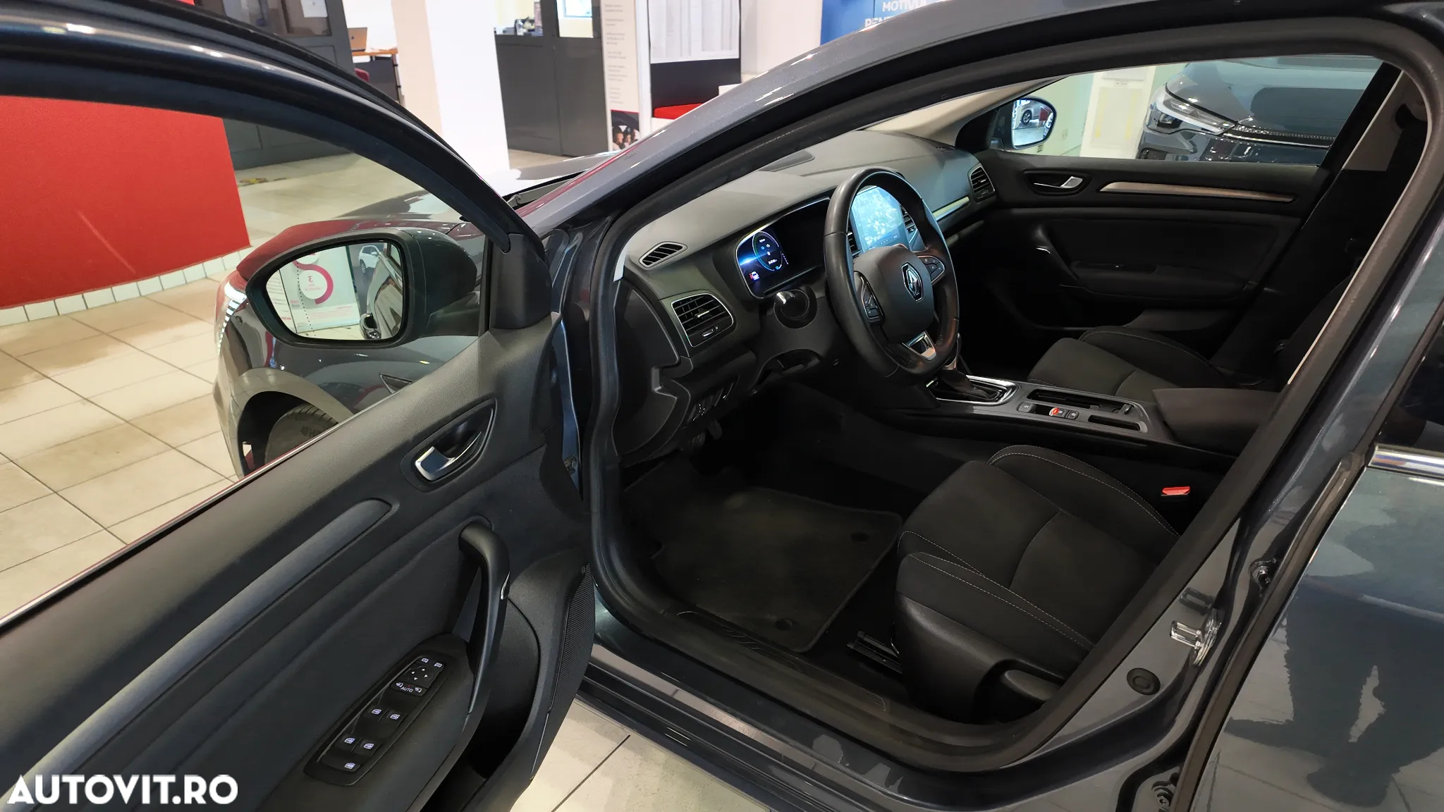 Renault Megane E-TECH Plug-in 160 BUSINESS EDITION - 10